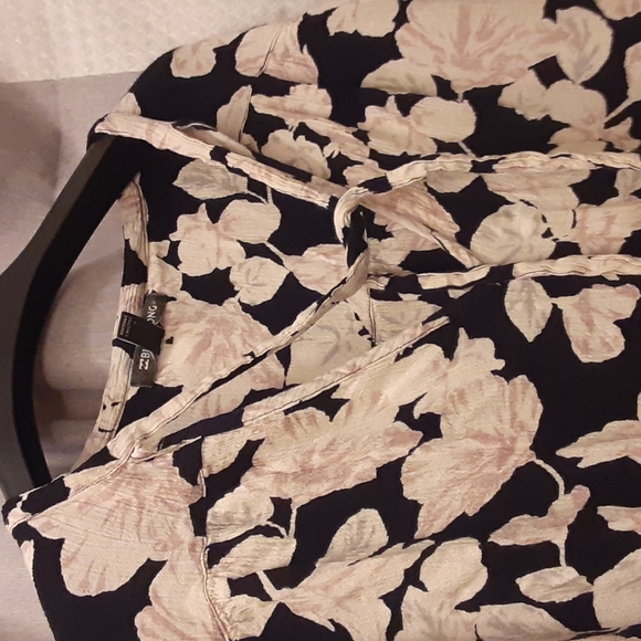 Billabong Floral Blouse - Picture 3 of 4